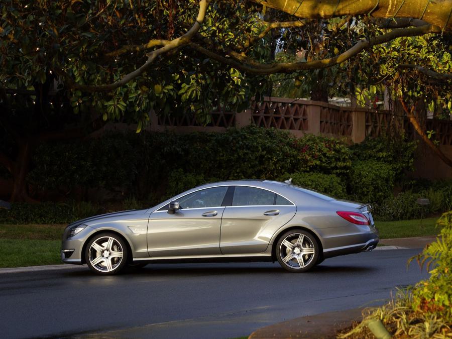  Mercedes-Benz CLS63 AMG 2010 года  (US) (фото 45 из 77)